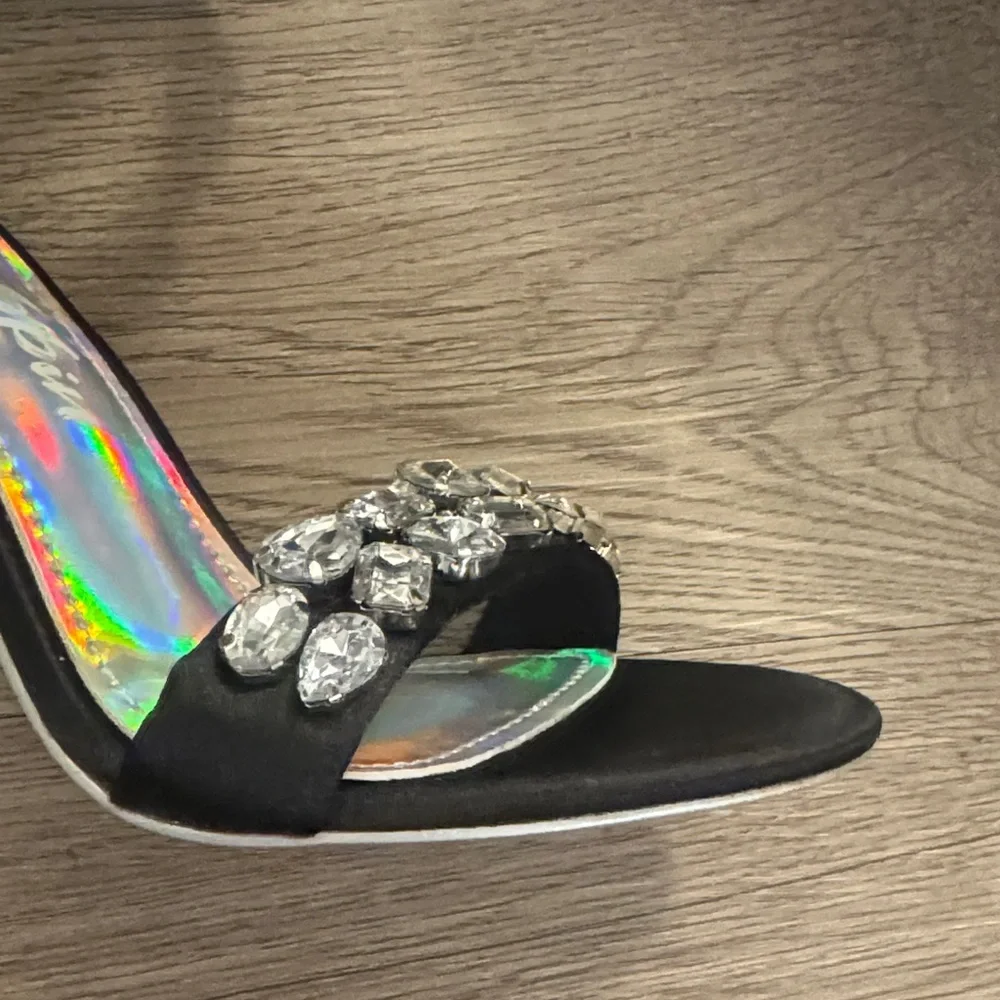 CAPE ROBBIN 🔥Women's Gem Embellished Wrap Around High Heels - Panus Heels🔥Sz 7